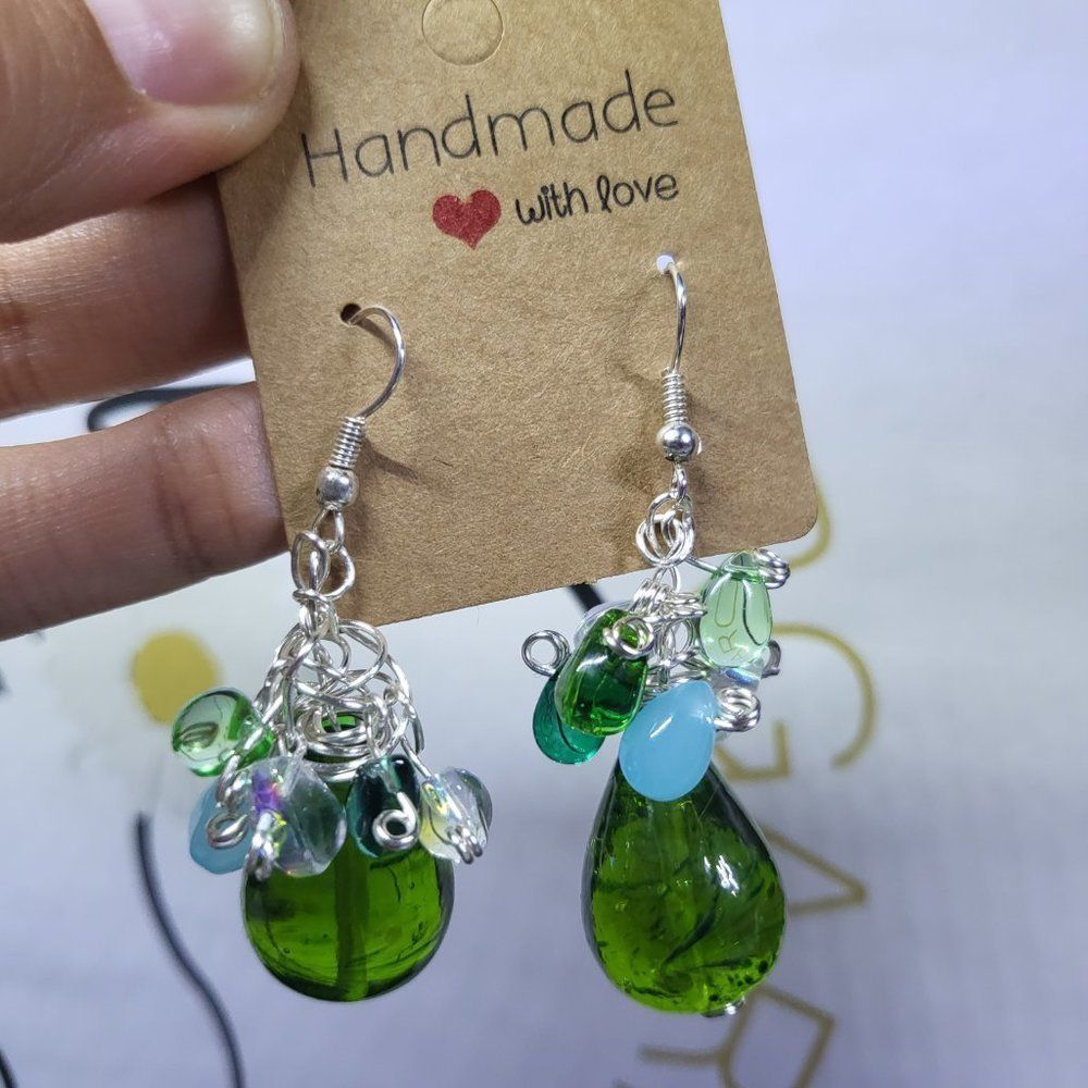 Handmade silver plated earrings green glass and mermaid tears - Picture 2 of 4